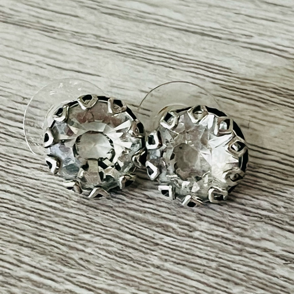 Stella Dot Nancy Studs In Silver 18$